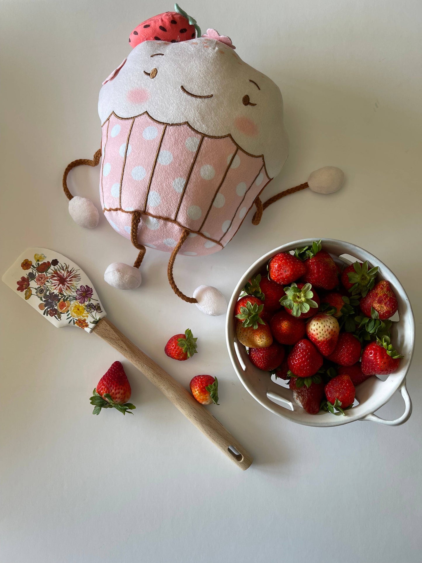 Snuggle Muffins: Stephie Strawberry Book + Toy Set