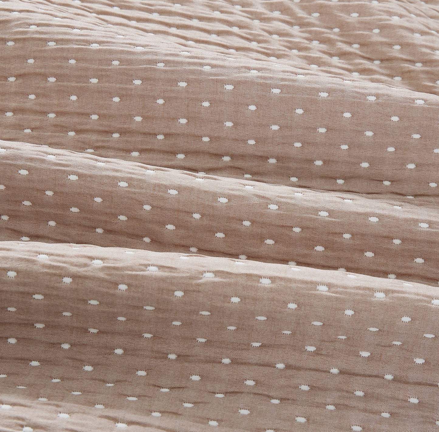 "Latte Dots" Reversible 3-Piece Jacquard Quilt Set