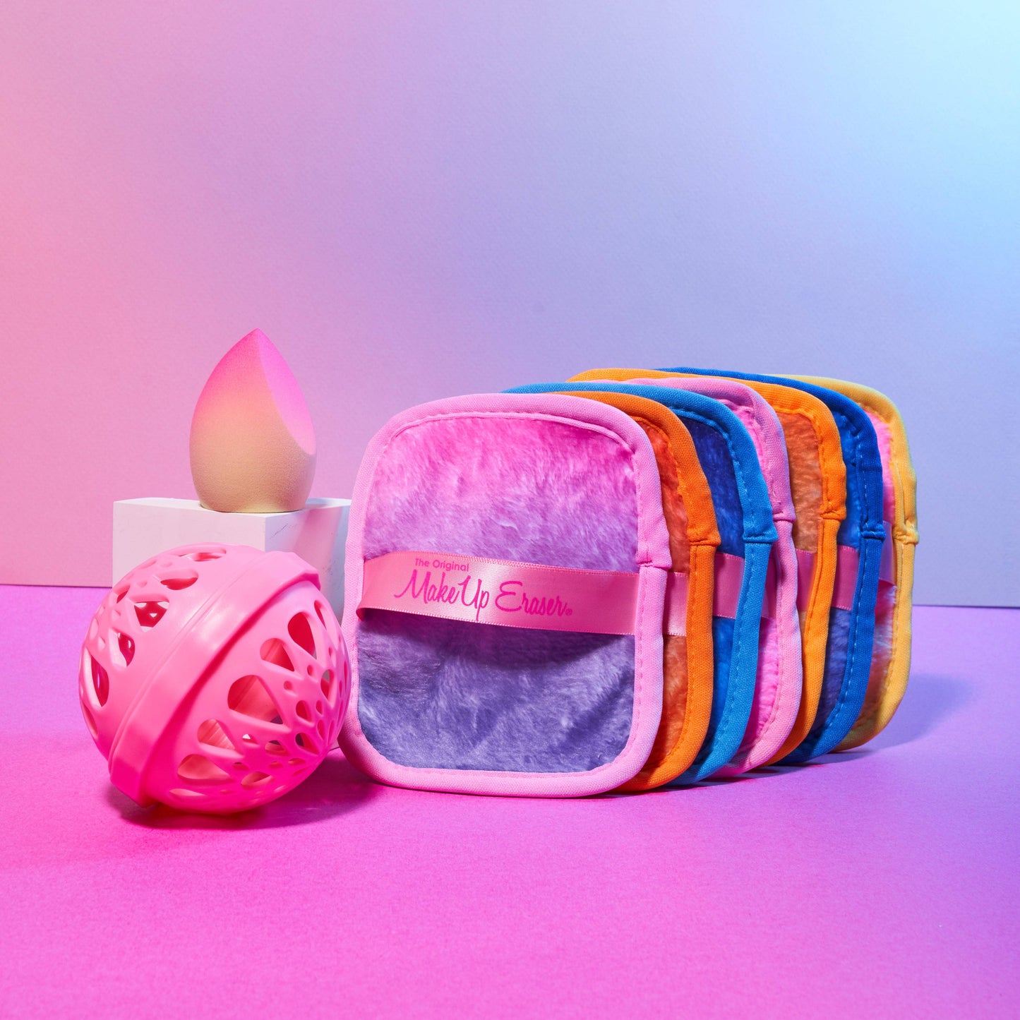 Festivities MakeUp SPONGE - Machine Washable MakeUp Blender